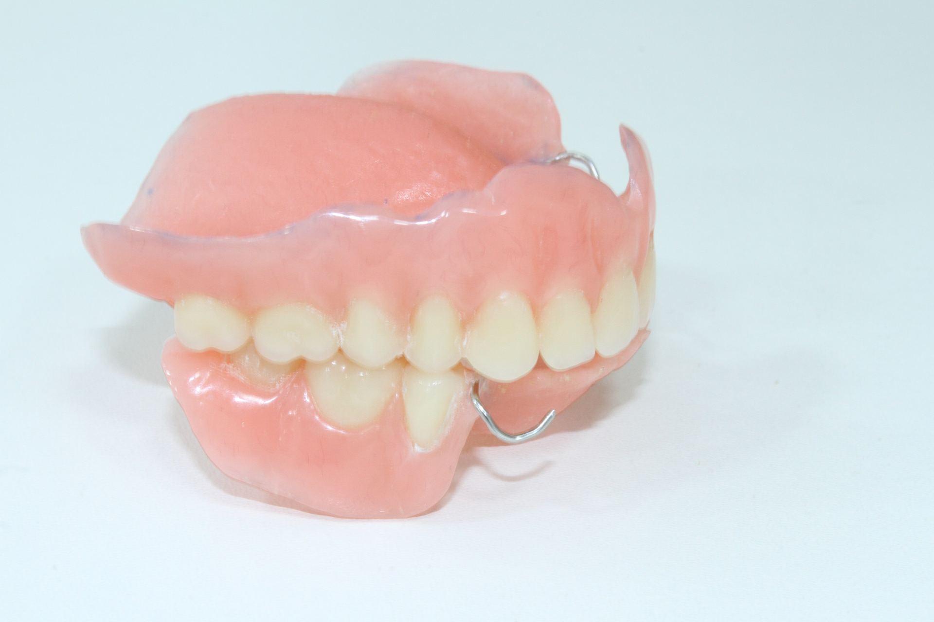 Prótesis removible fabricada a medida en el laboratorio de Oral Dent